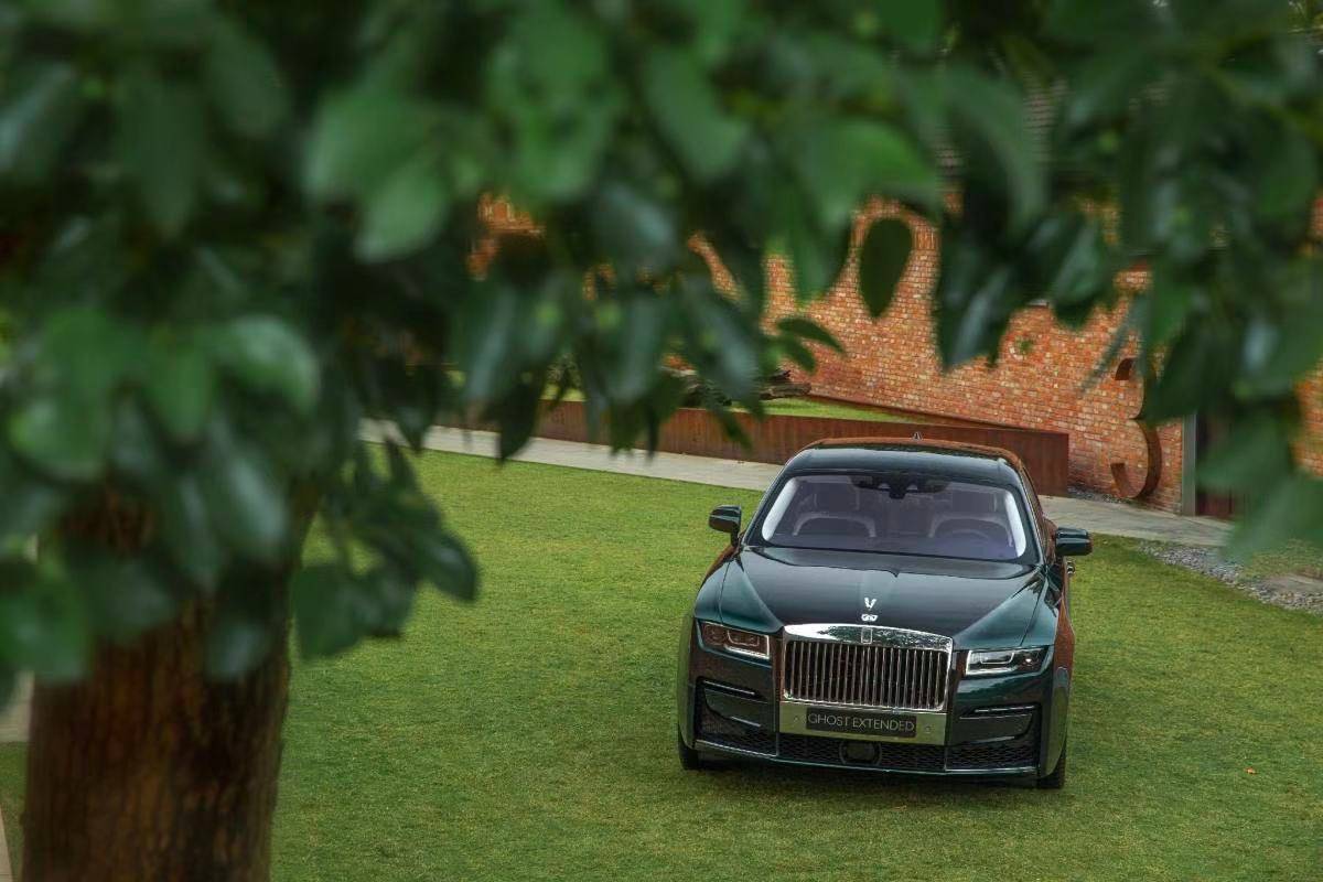 至简新生 续写传奇 劳斯莱斯全新古思特闪耀江城武汉