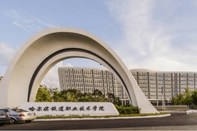 河南这所铁路学院很特殊高铁里上课毕业生就业前景好