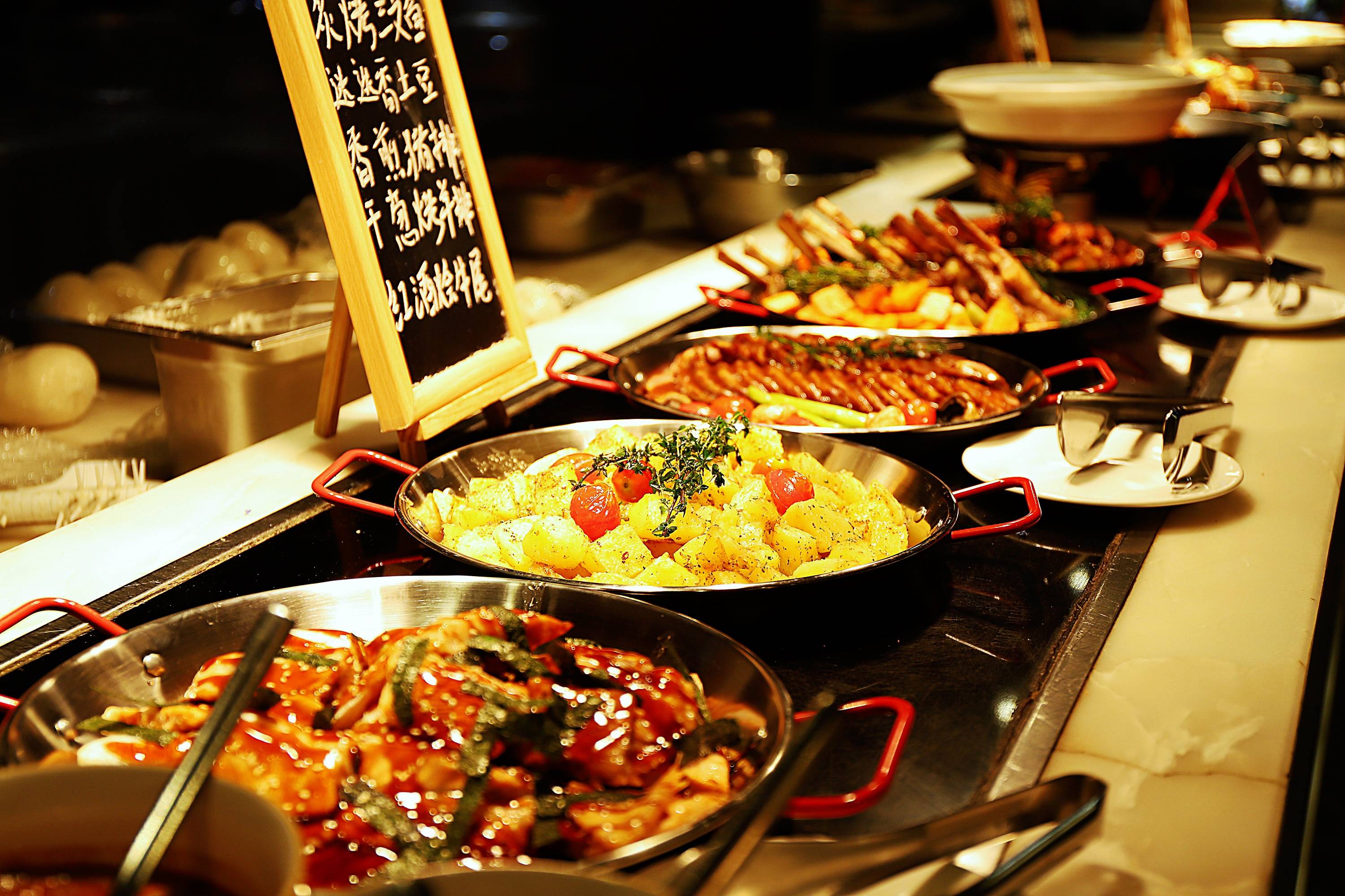 武汉富力万达嘉华酒店自助火锅暖心又暖胃