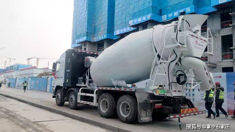 尾气零排放 新能源混凝土搅拌车助力雄安工地绿色施工