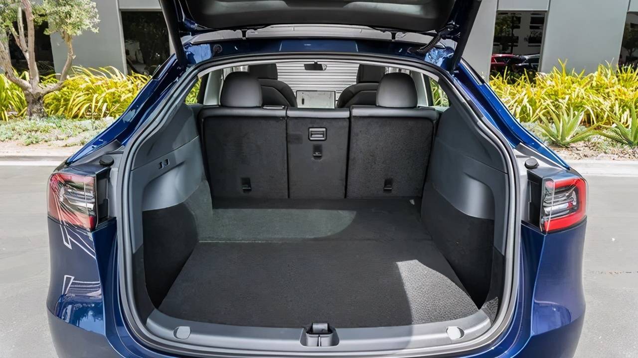 美媒试驾model y:加速媲美克尔维特,不止是suv化的model 3