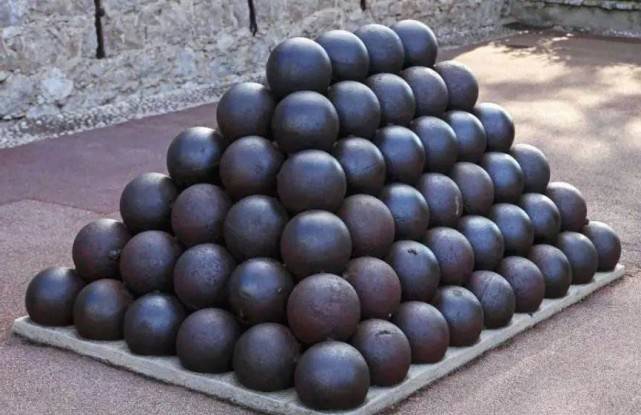 奇特的炮弹:坦克被它打中几乎完好无损,车内士兵却全部阵亡