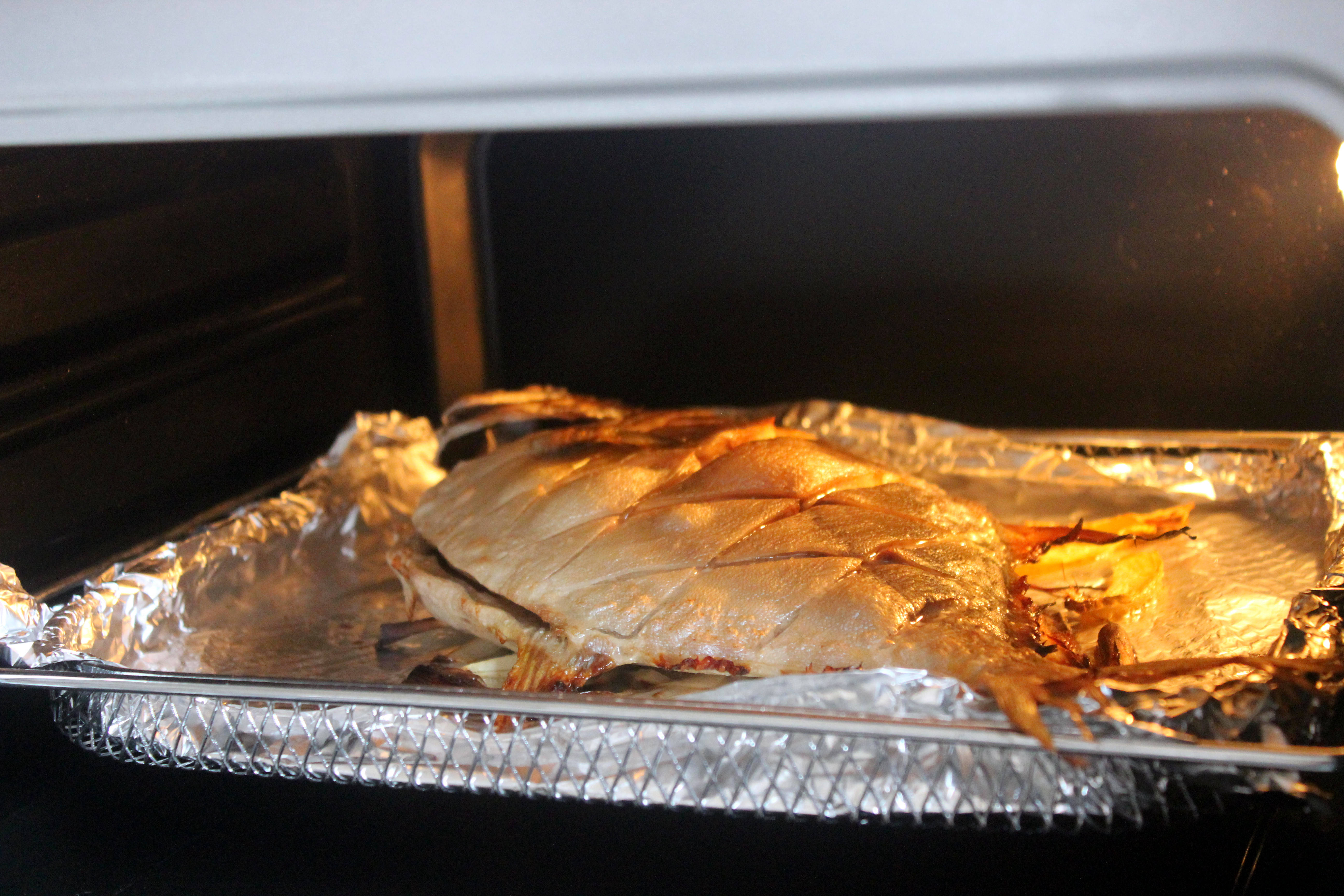碳烤金鲳鱼图片