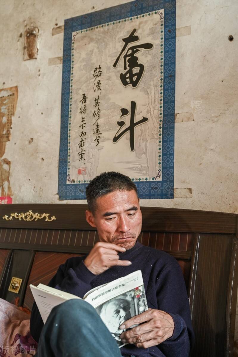 河南一个自称"山羊胡子"的农民,放羊"拾柴"成了名人,太传奇