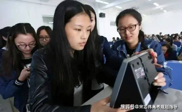 考上大学就"轻松"了?大错特错,去年有5万多本科生被取消学位