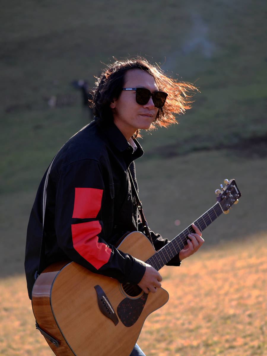 大理小伙耗时5年花费40000为家乡写歌拍mv庆生