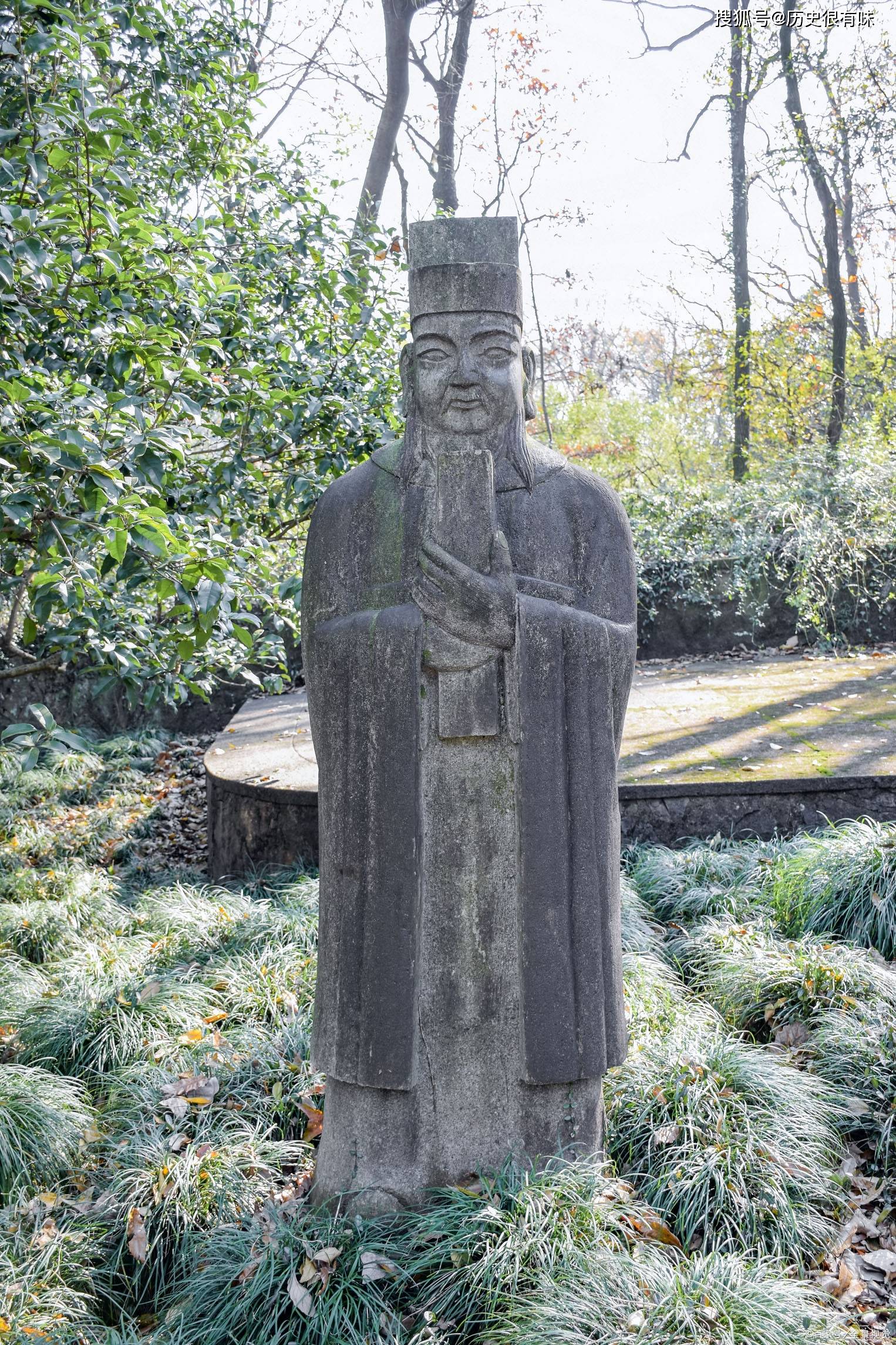 同样都是北京保卫战的功臣,后世为何只重视于谦而忽略朱祁钰