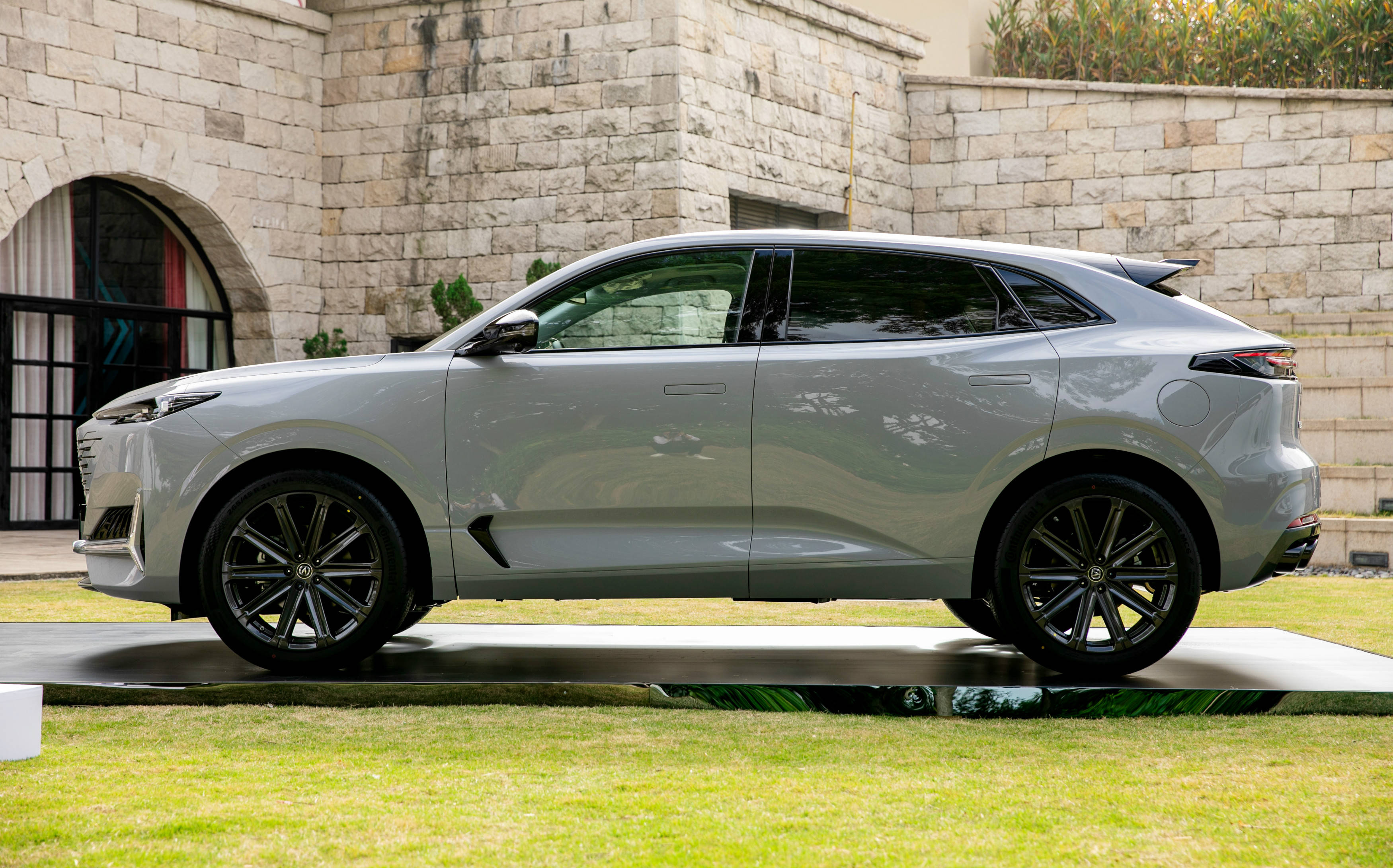 惊艳全场!长安uni-k亮相广州车展,又将是一款销量黑马