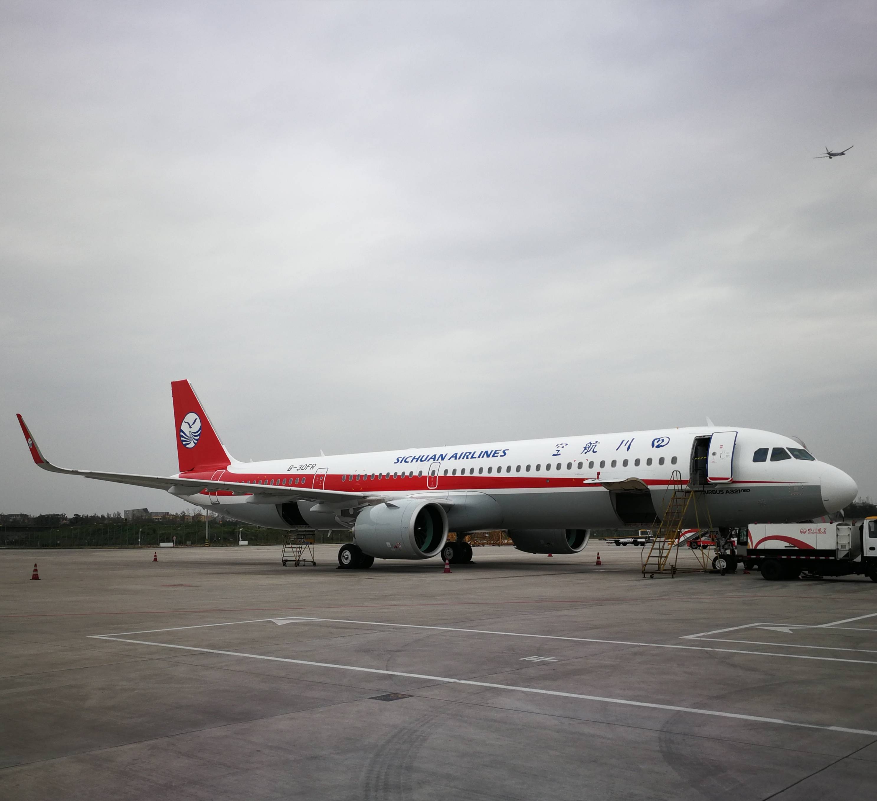 新机加盟川航机队规模达167架