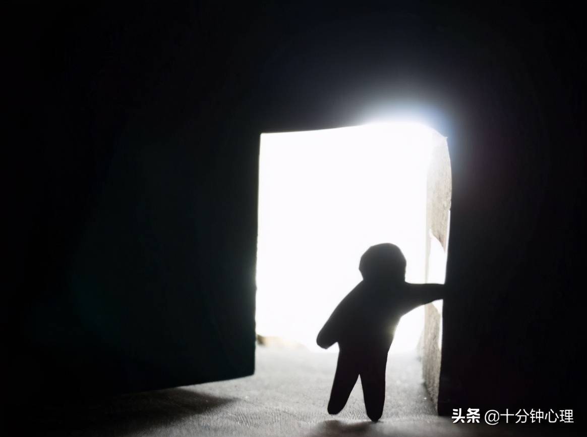 心理小测试:选择一扇门推进去,就能了解自己的内心抑