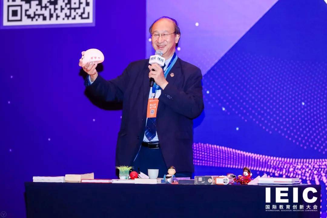 北京海嘉国际学校总校长彭敬慈多向孩子问问题让他构建高阶思维的思考