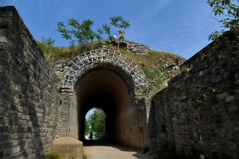 故宫鼻祖在凤阳,明中都城比紫禁城早37年_城墙