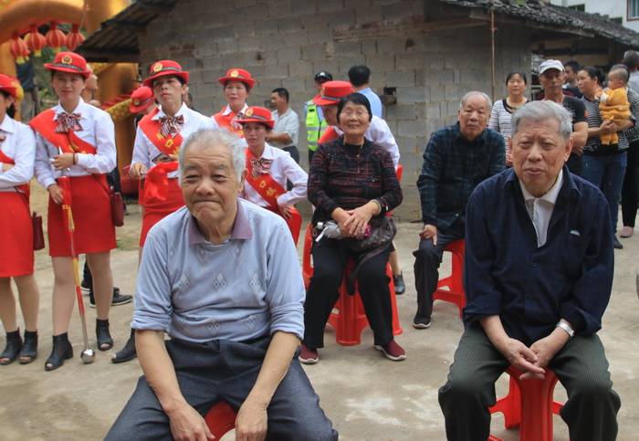 松毛嶺戰役,南窠自然村蘇維埃政府發動100多位青壯年同紅軍一起挖戰壕