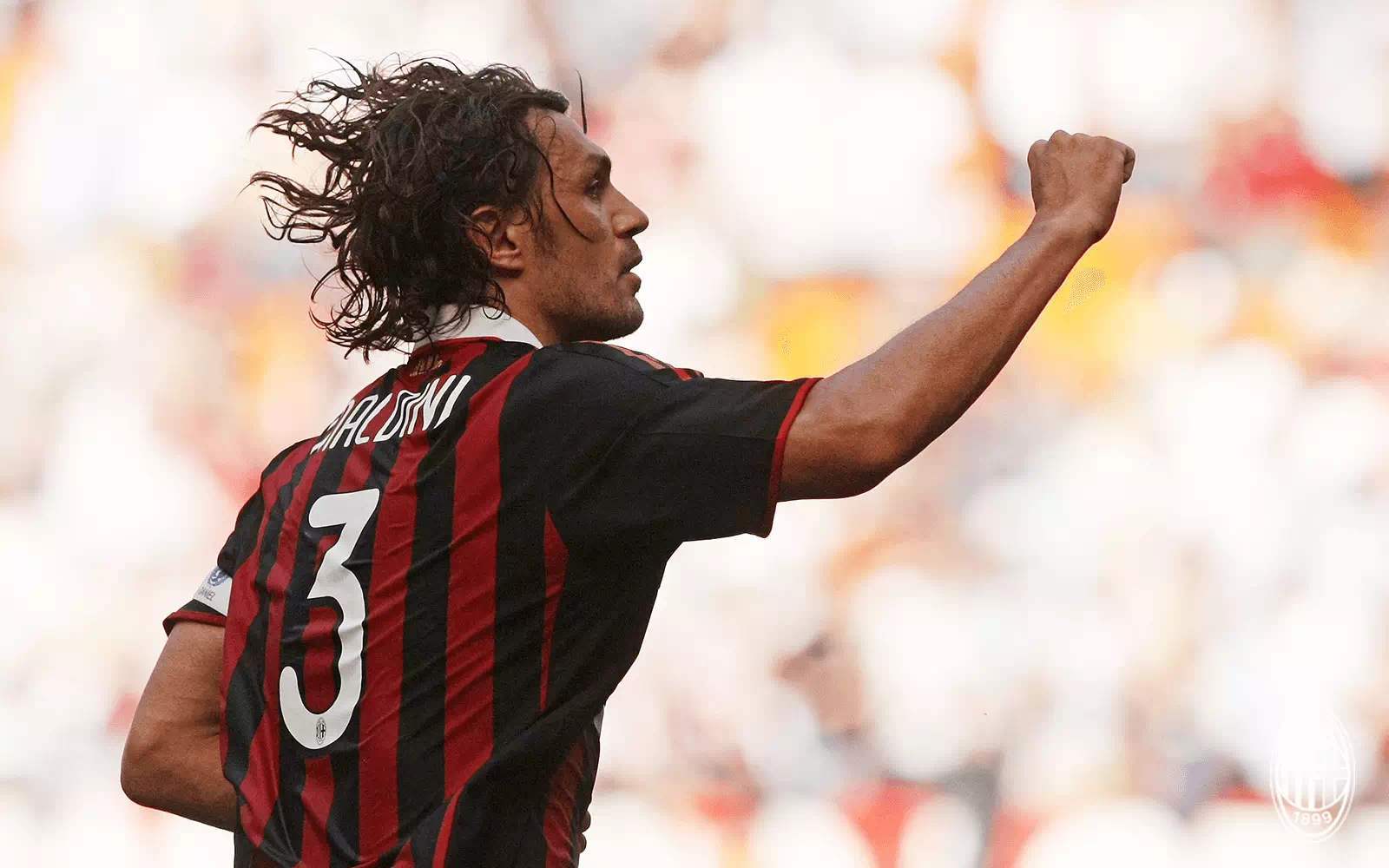 马尔蒂尼后卫作为一个队的最后防线,主要任务是防守,抢截和阻止对方