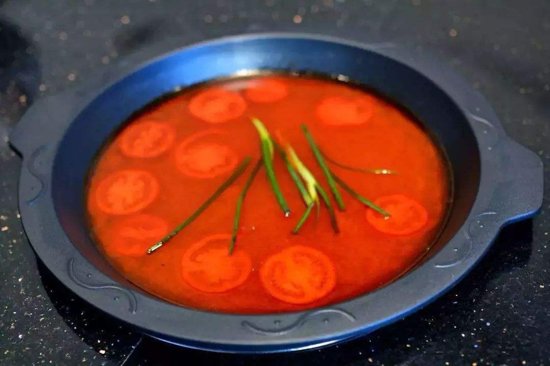 一人食火锅,番茄光切切煮就能做成番茄锅,告诉你正确做法,真香