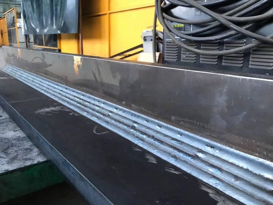 部位加工成y形,x形,u形等各种形状的坡口,并进行多层焊或多层多道焊