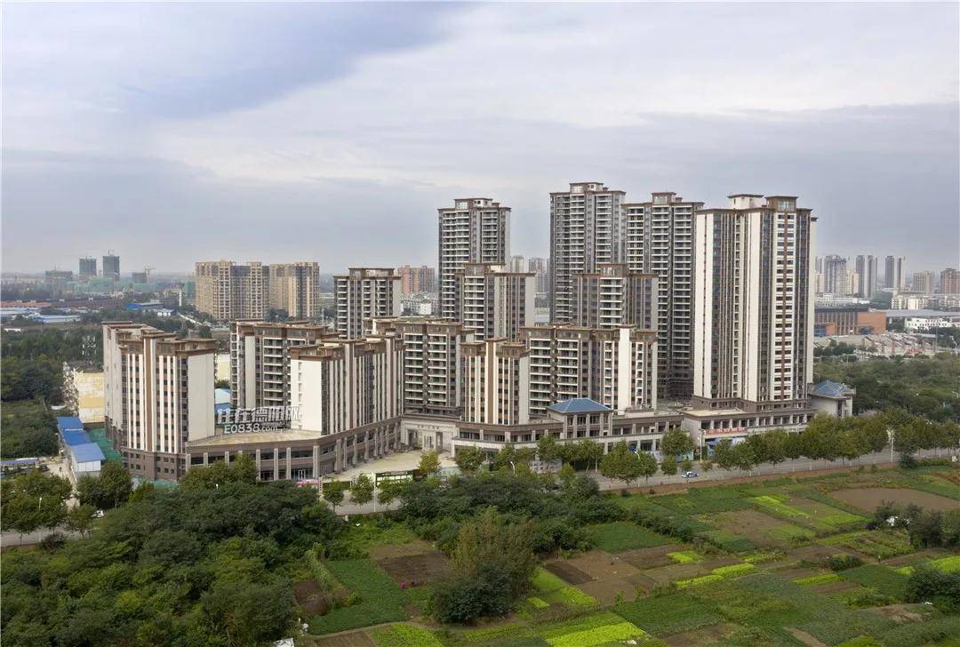 最近,我又去首府·花雨树转了转,发现了一个不容易被大家发现的细节