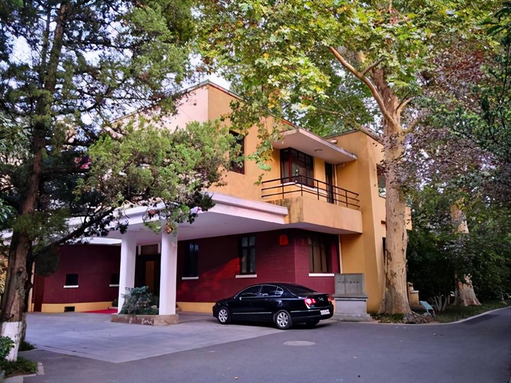 许世友辞去军委职务,只想过种田读书生活,还当起了"兔司令"?