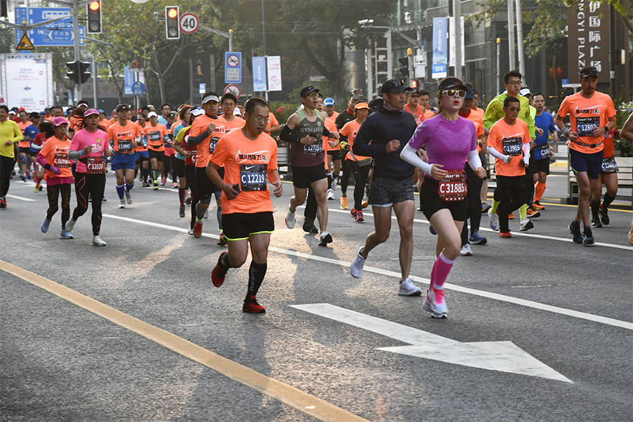 原创聚焦"上马"2020上海国际马拉松赛 于11月29日7点在外滩金牛广场启