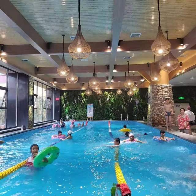 抖音点赞破万~郑州首家室外温泉、室内游泳池、韩式汤泉汗蒸馆-搜狐大视野-搜狐新闻