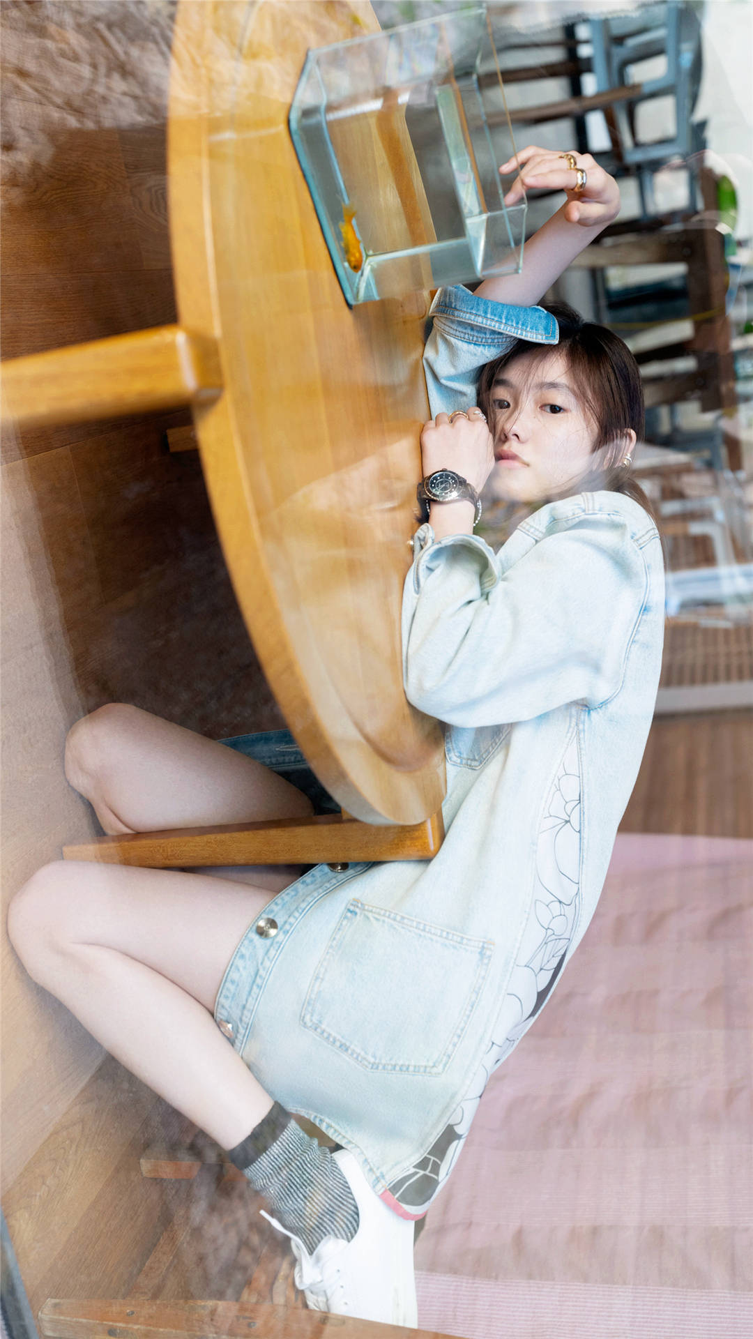 首位00后谋女郎刘浩存,首次登封造型曝光,她的故事才刚刚开始