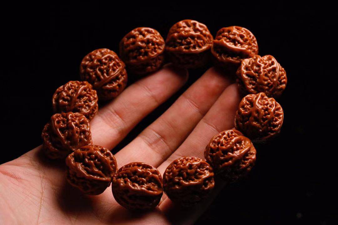 野生小核桃手串的常见品种桩型纹路都有哪些特点