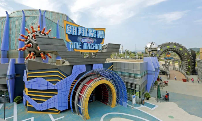 多港奇幻乐园而打造的大型青少年营地,汇聚了《翱翔紫禁》《飞越长城