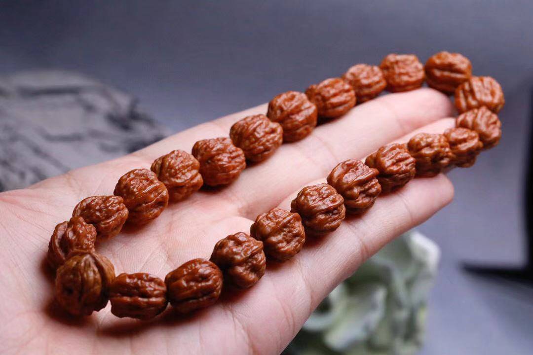 野生小核桃手串的常见品种桩型纹路都有哪些特点