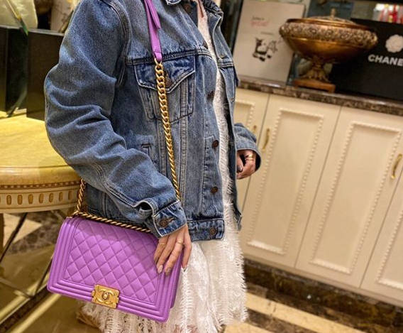 香奈儿leboy新款包包大集合快来看看你爱的chanelboy都有哪些色彩