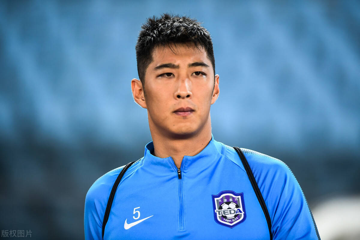 一直不受重用的泰达边缘人打破3年半球荒,职业生涯能否迎转机_邱添一