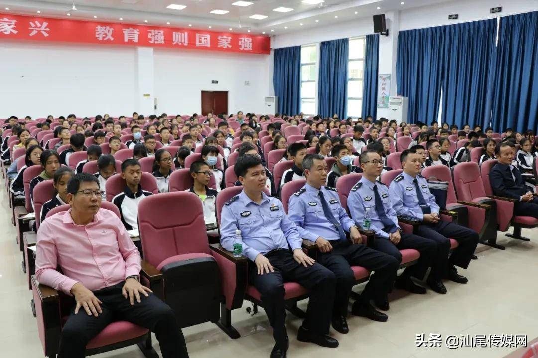 冯建青到彭湃中学讲授青少年毒品预防教育讲座