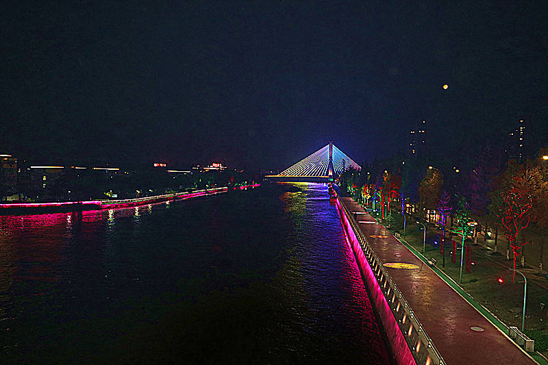 兴化昭阳湖公园夜景图片