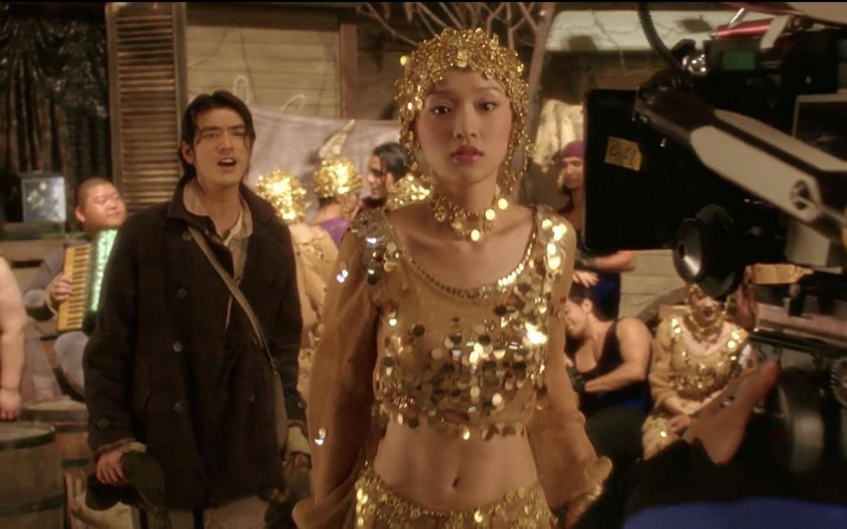 第三位大满贯影后诞生!28岁的周冬雨,与35岁时的周迅章子怡_电影