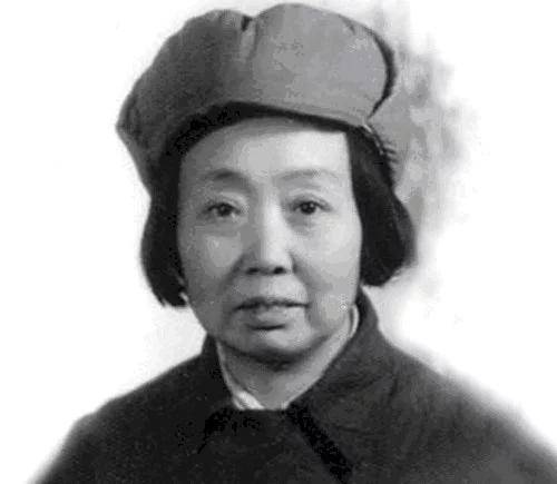 杨厚珍这个名字听起来没有康克清,邓颖超等人的名字响亮,但她的革命