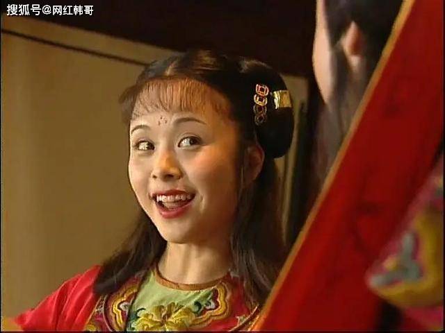 比如《笑八仙之素女的故事》中的何仙姑,《财神传奇》中的进宝仙女宝