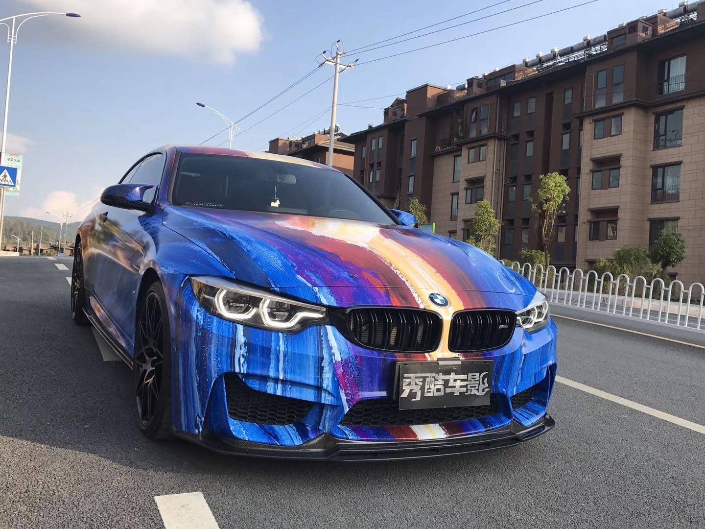 "大油画"彩绘后的宝马m4 个性的让人不敢直视了