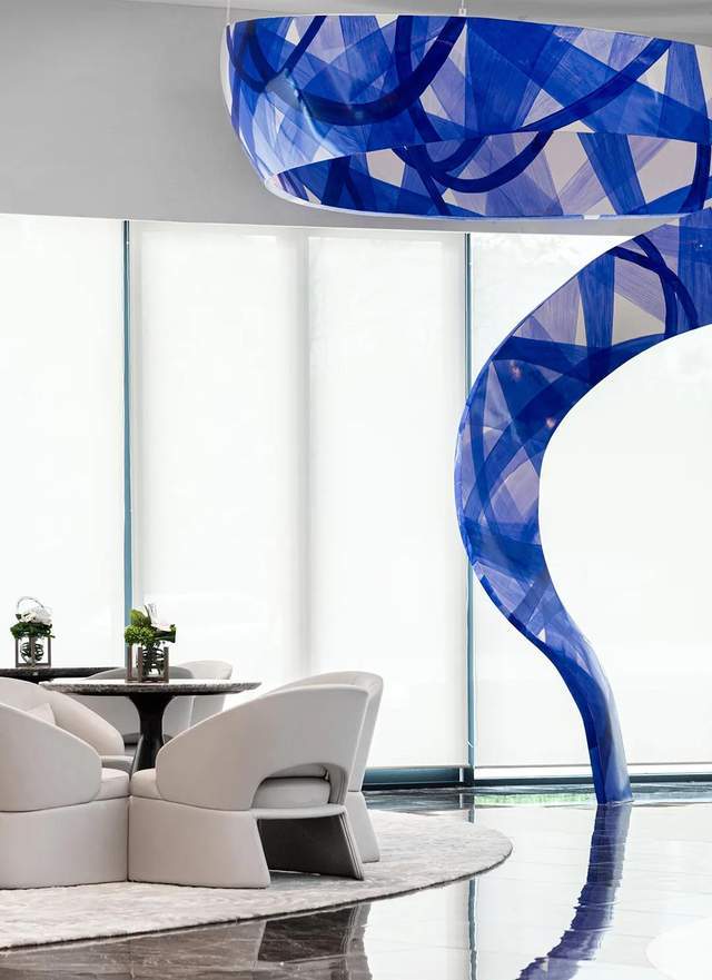 圆形弧形设计也是重要的美学元素