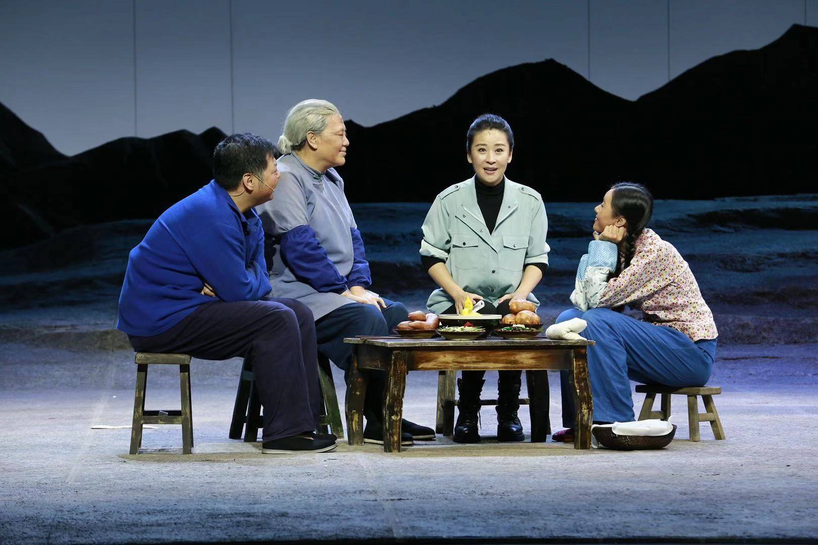 以情动人,诠释脱贫攻坚的时代内涵——评话剧《情系贺兰》