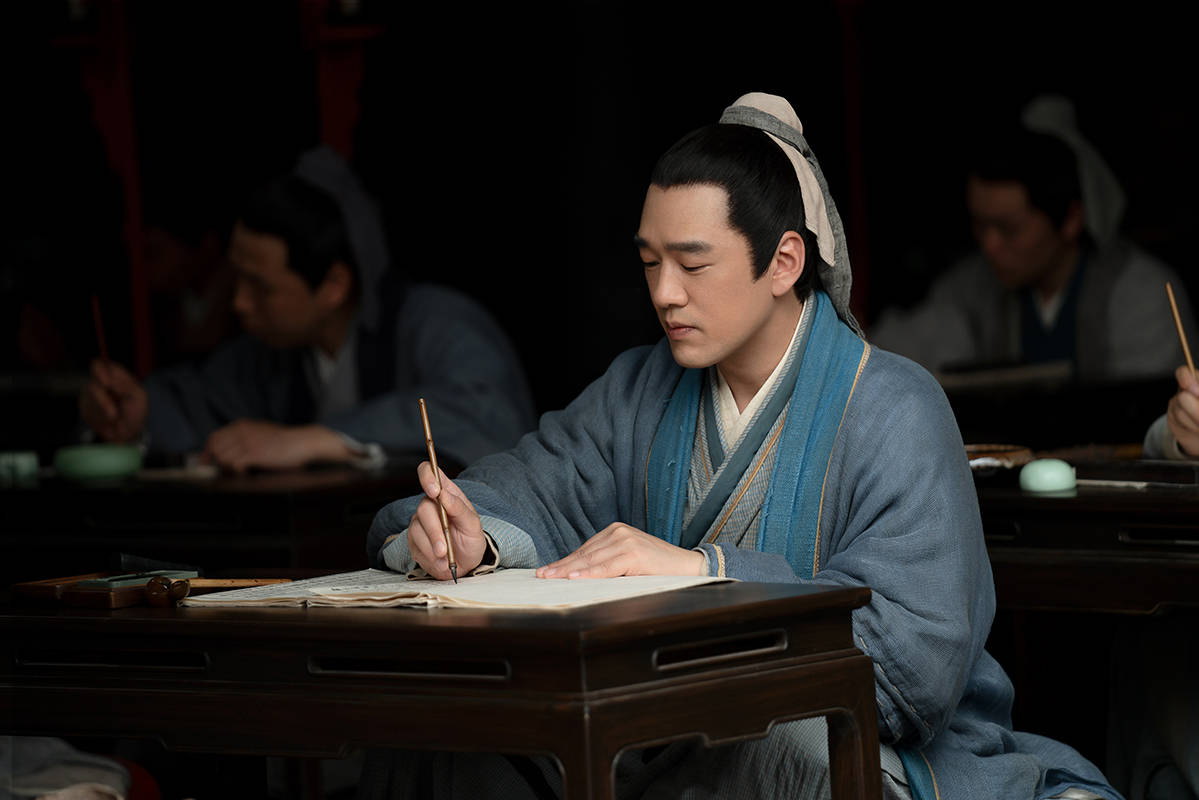 《赤狐书生》今日上映 王耀庆颠覆出演穷苦书生引热议_手机搜狐网