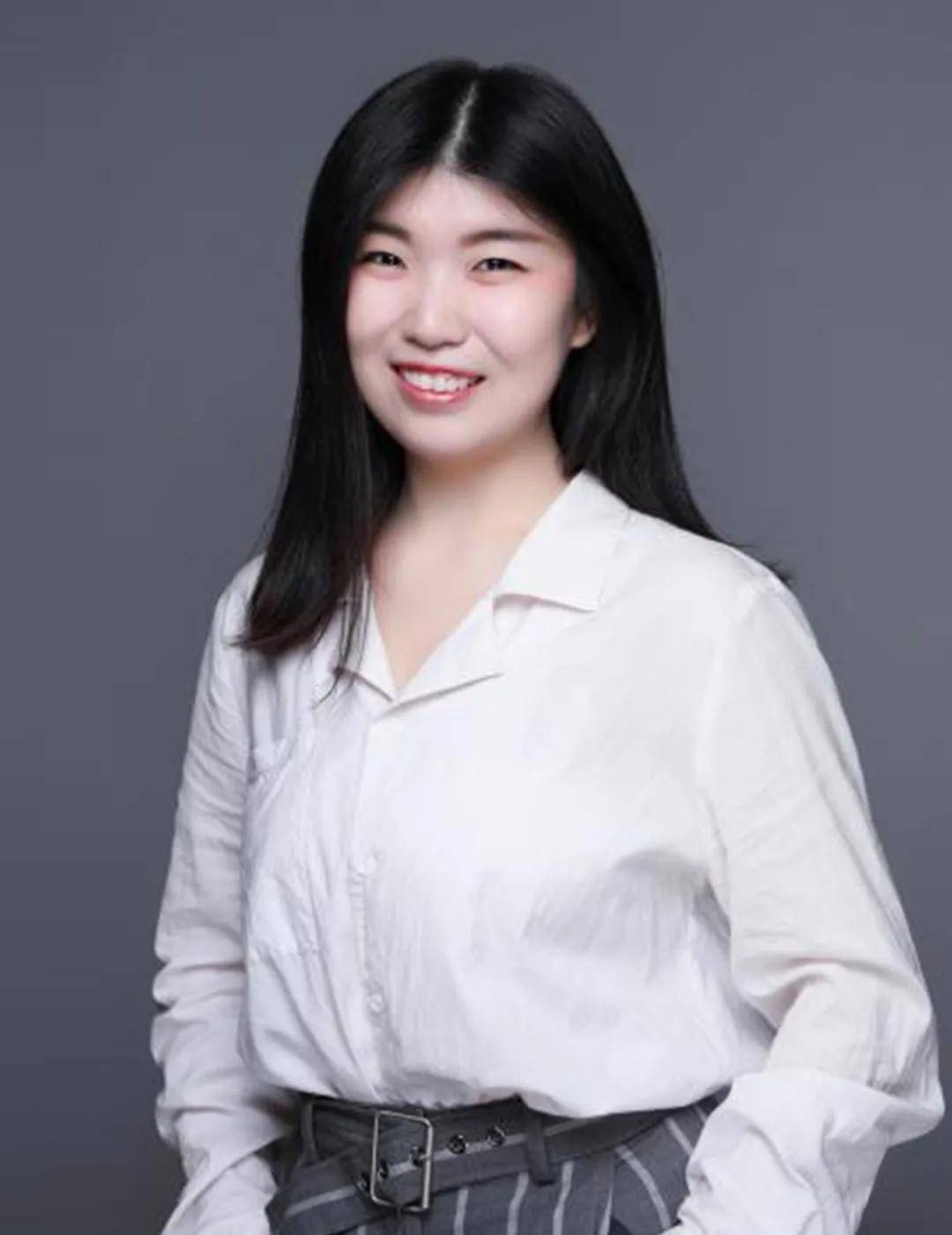 冯豆深圳明德实验学校高中部语文老师老师点评相伊此文,形式整饬,用例