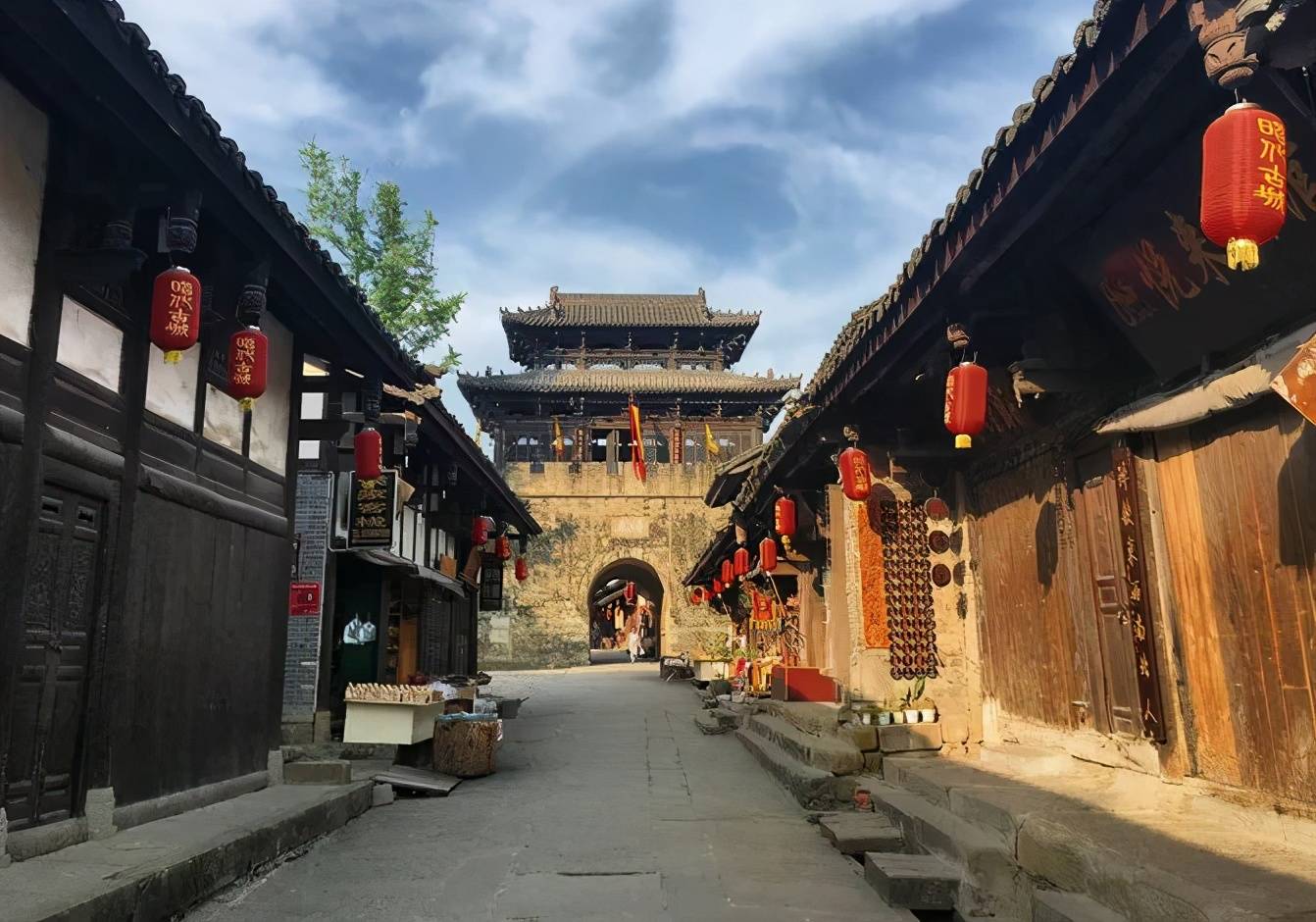 行四川在蜀地古镇邂逅一场烟雨朦胧