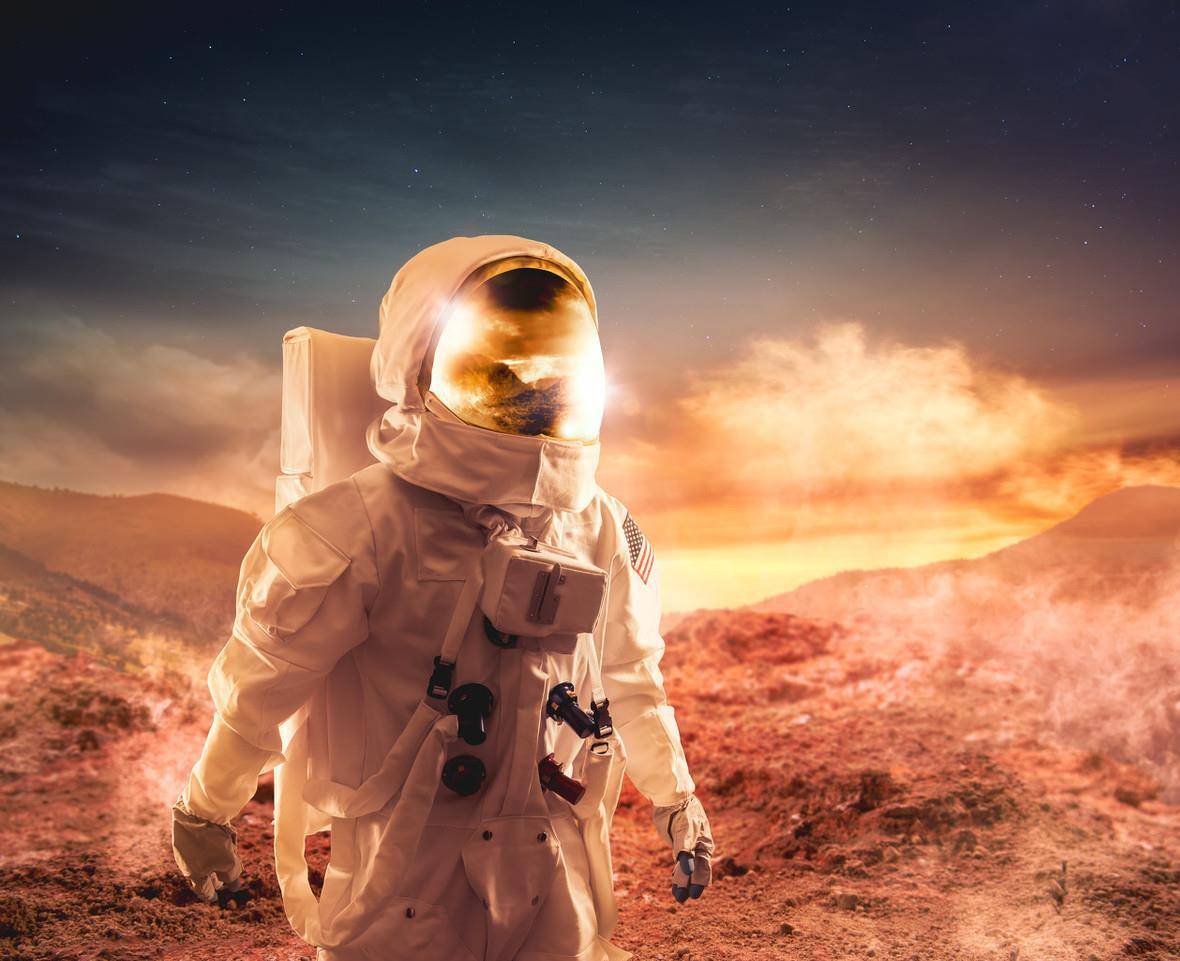 原创火星出现晒太阳的女人长发披肩科学家对其解释却遭网友质疑