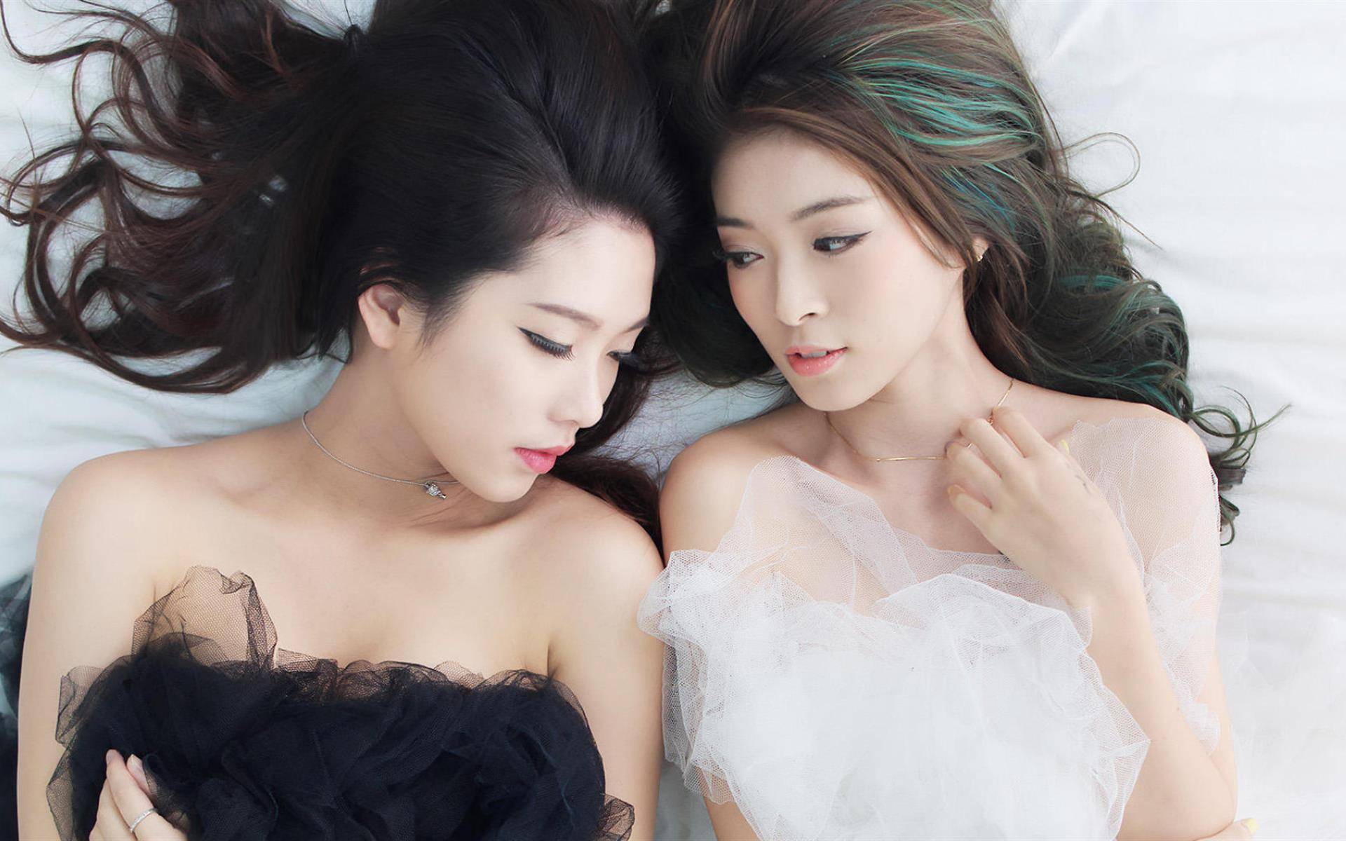 亲密无间的好闺蜜 亲密闺蜜图片