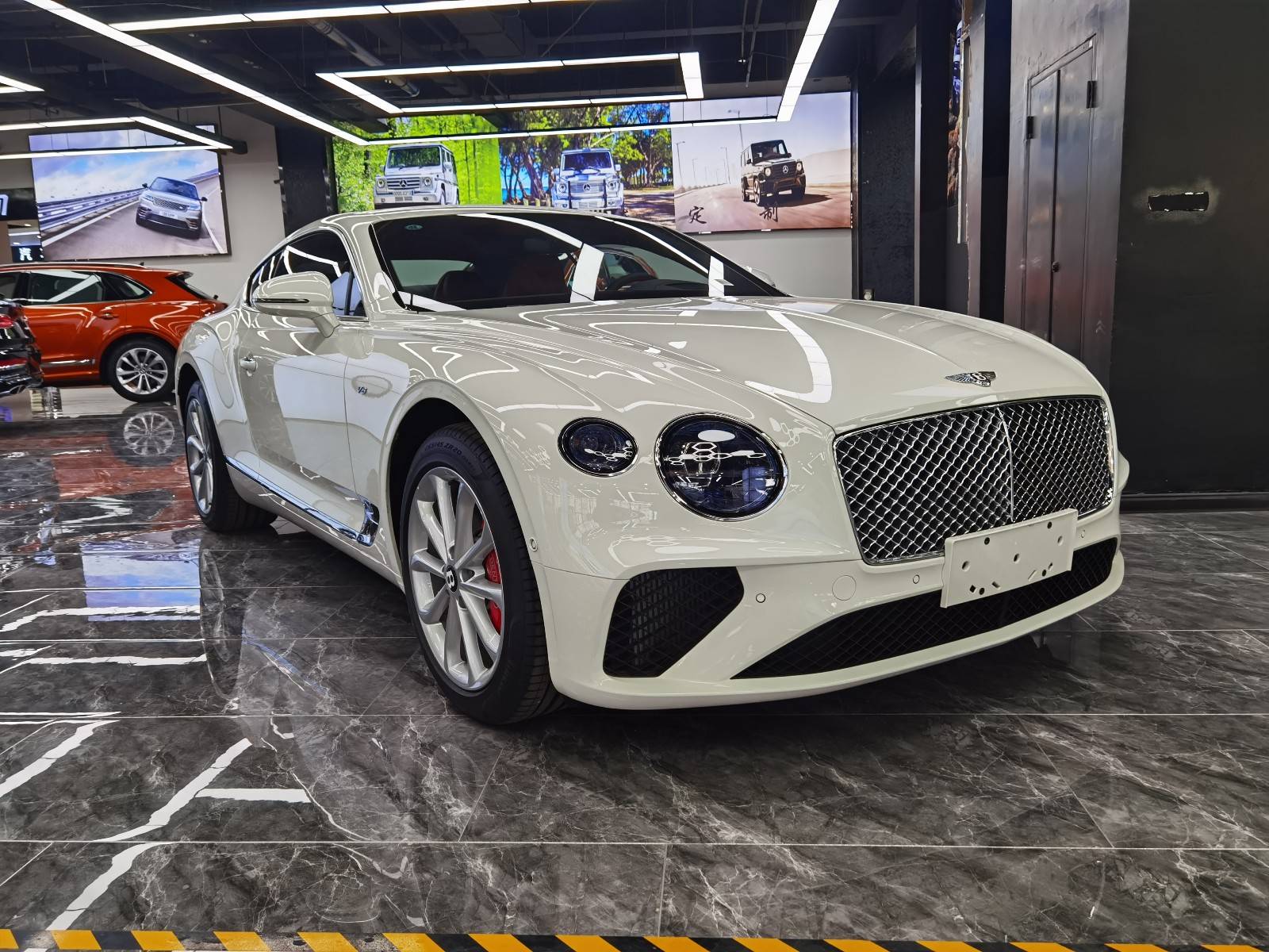 2020款宾利欧陆gt顶尖豪车新座驾造型拉风