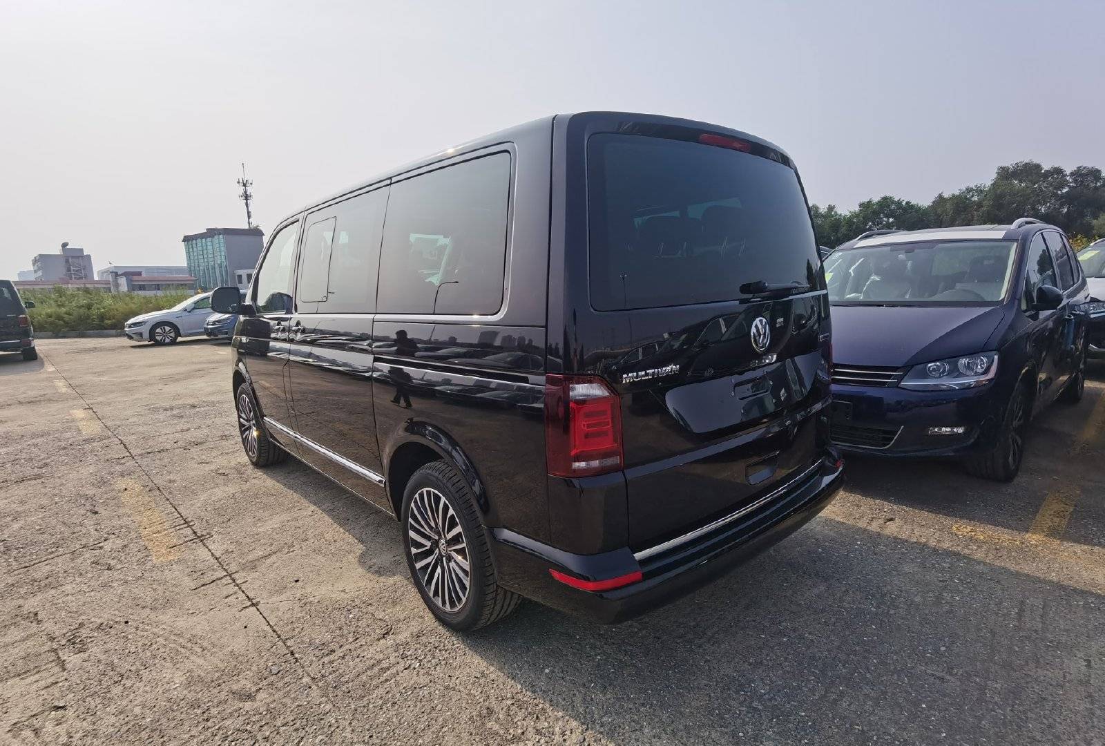 四驱大众mpv来啦20t双电动门新迈特威比三菱得利卡还霸气