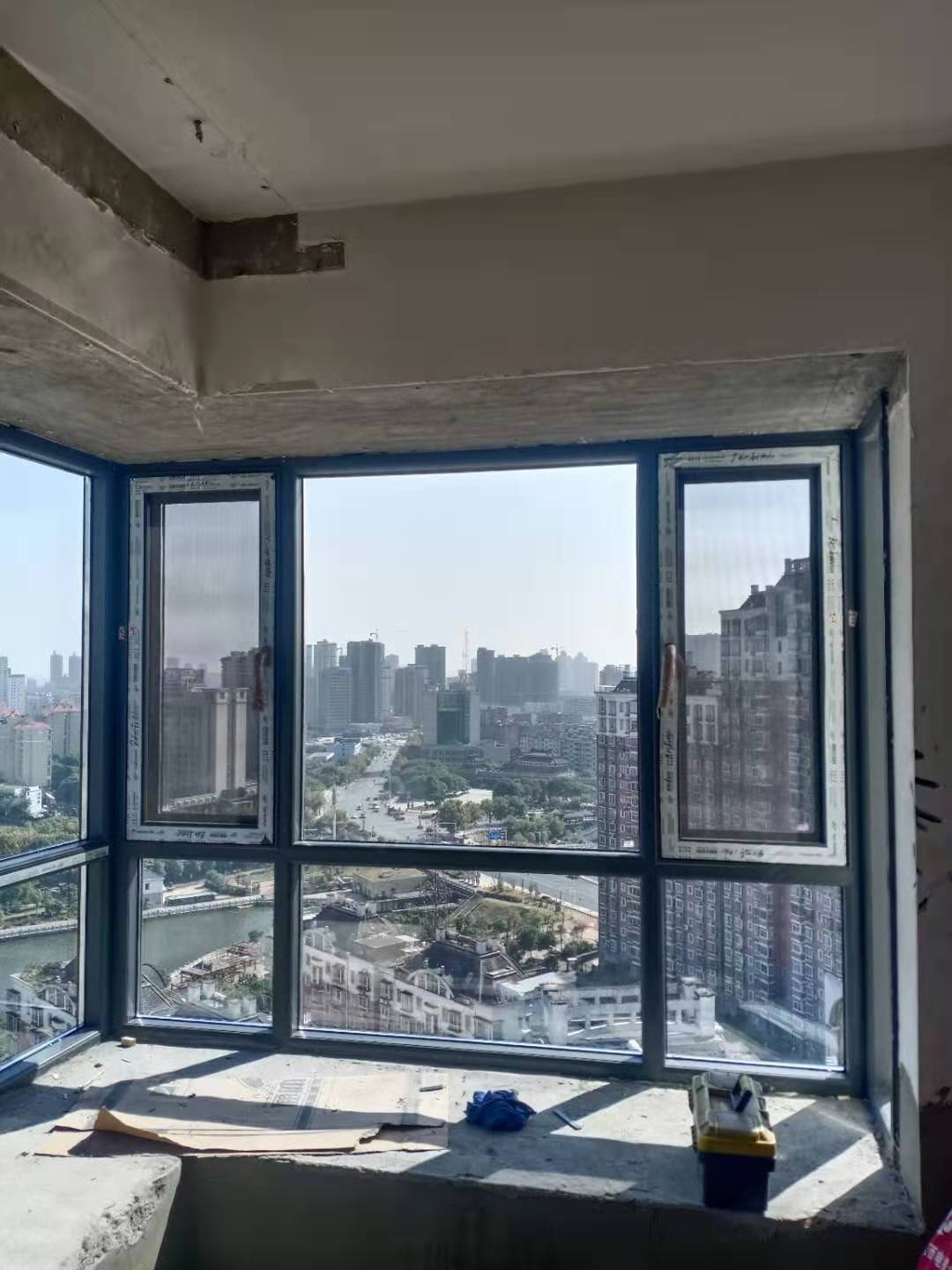 西格尔断桥铝108系列飘窗_铝材