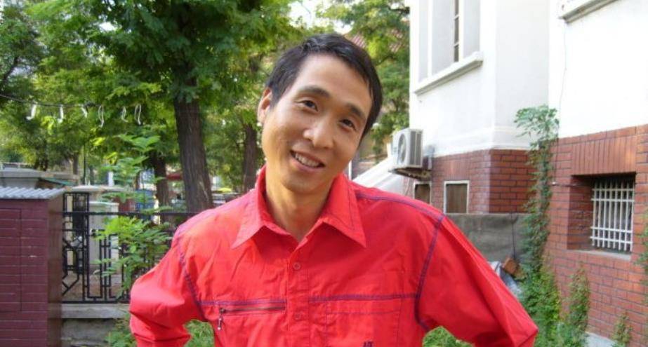 不说相声改当导演,如今身价早已过亿,连潘长江都跟他"混"了_韩兆