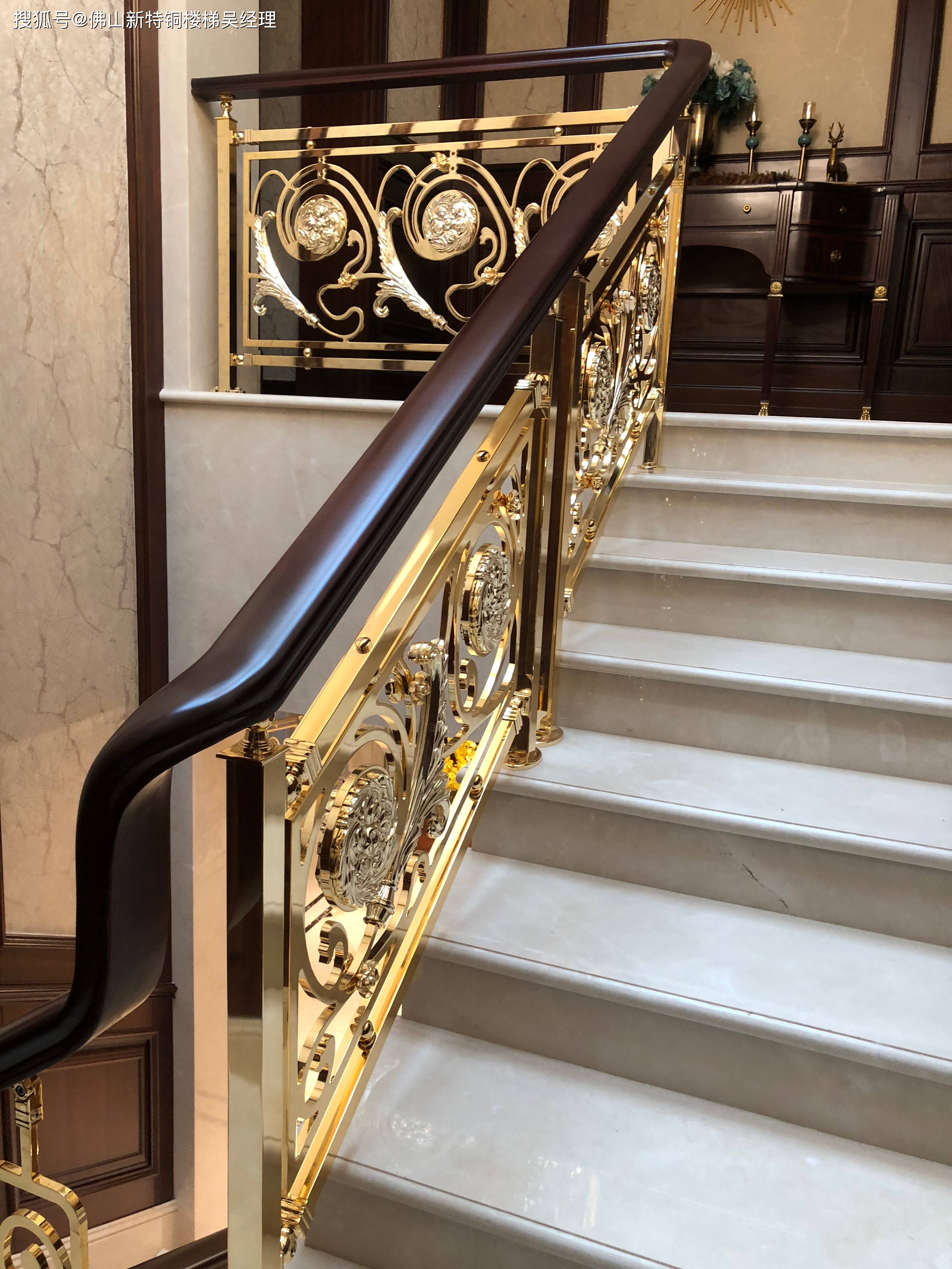 室内铜雕刻楼梯栏杆 听设计师意见 排除一些"无用设计"_手机搜狐网
