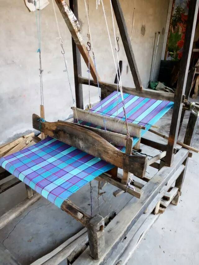 老式棉花纺线车图片