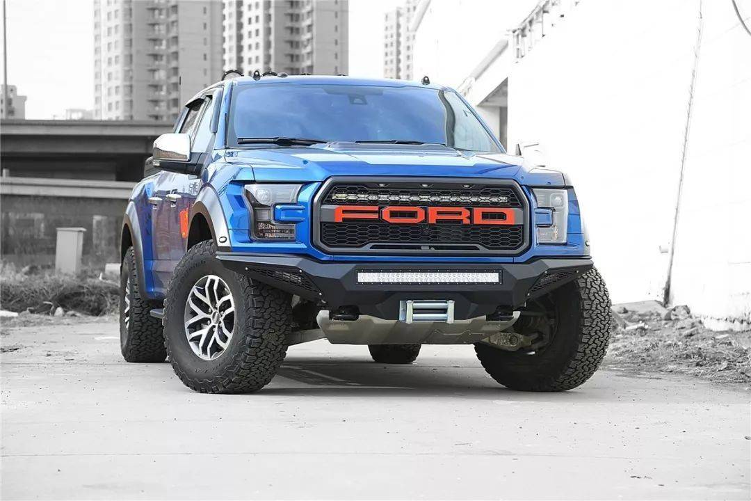 2020款福特猛禽f150 感受至尊无上个性十足